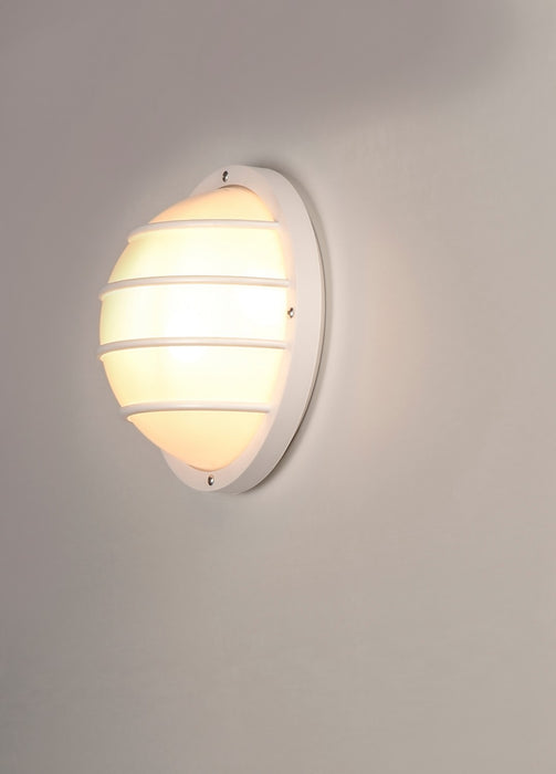 Myhouse Lighting Maxim - 10112FTWT - One Light Outdoor Wall Lantern - Bulwark - White