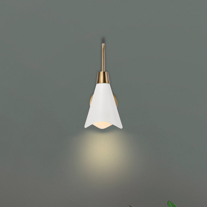 Tango One Light Wall Sconce in Matte White / Burnished Brass