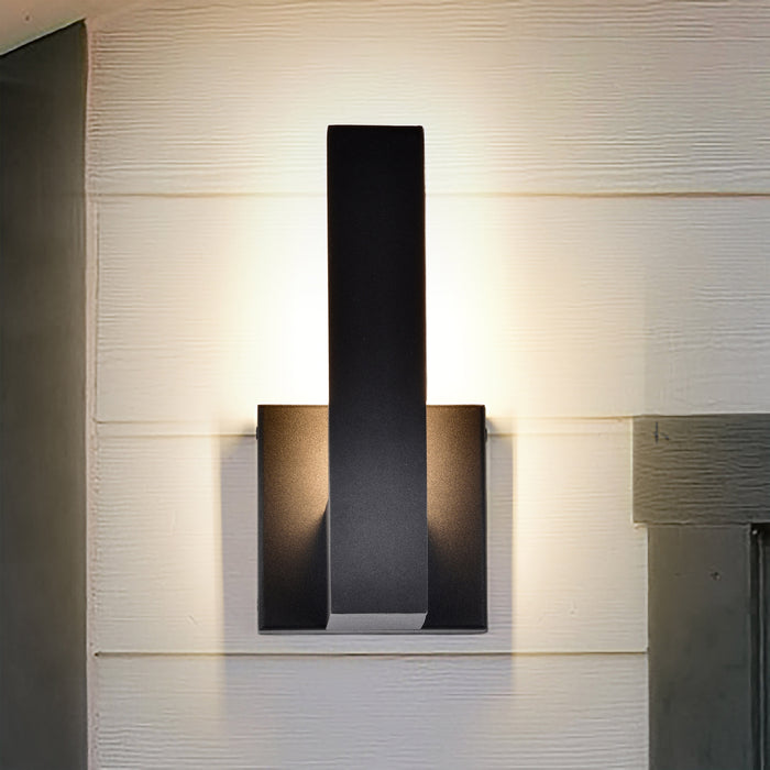 Raven LED Outdoor Wall Sconce in Textured Matte Black