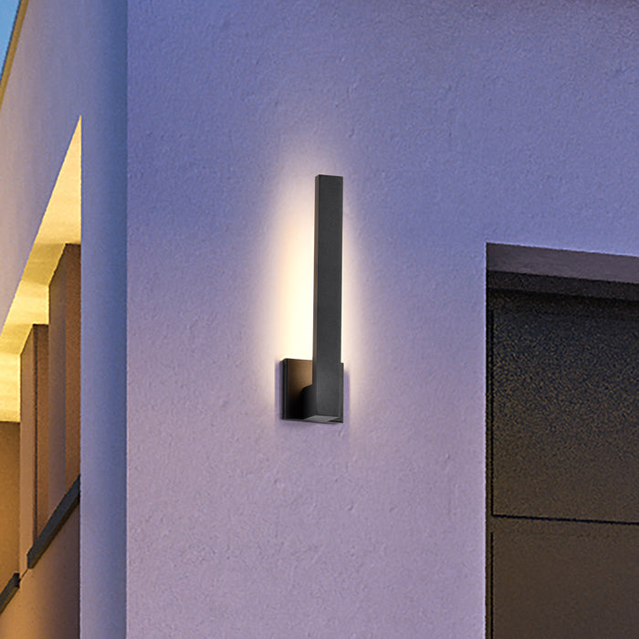 Raven LED Outdoor Wall Sconce in Textured Matte Black