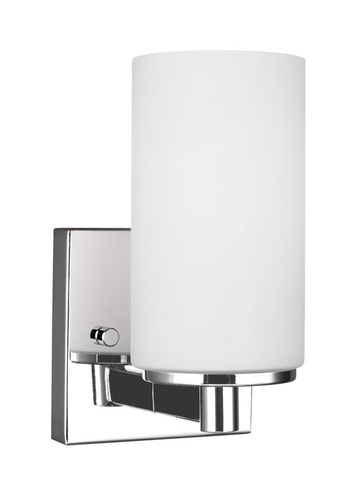 Myhouse Lighting Generation Lighting - 4139101EN3-05 - One Light Wall / Bath Sconce - Hettinger - Chrome