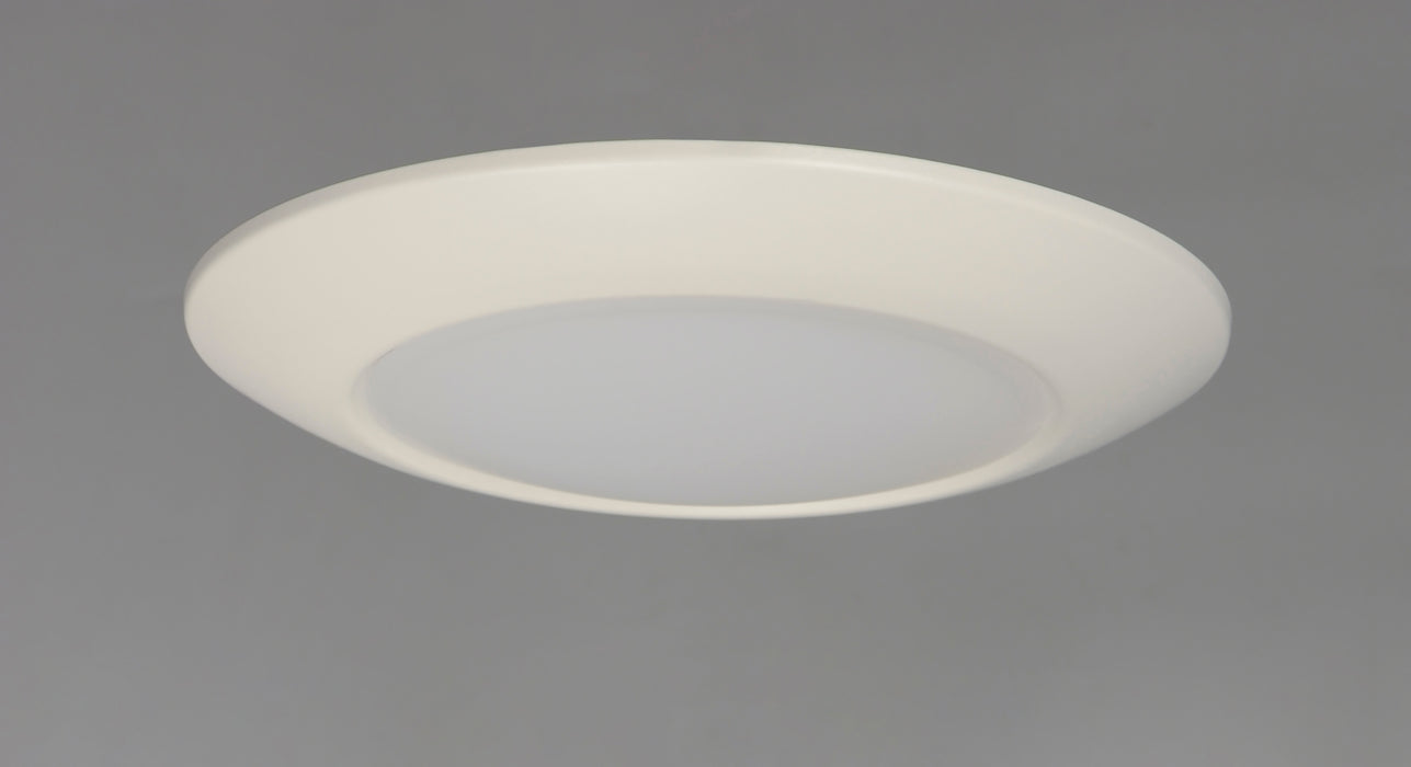 Diverse 9" LED Flush Mount 2700K